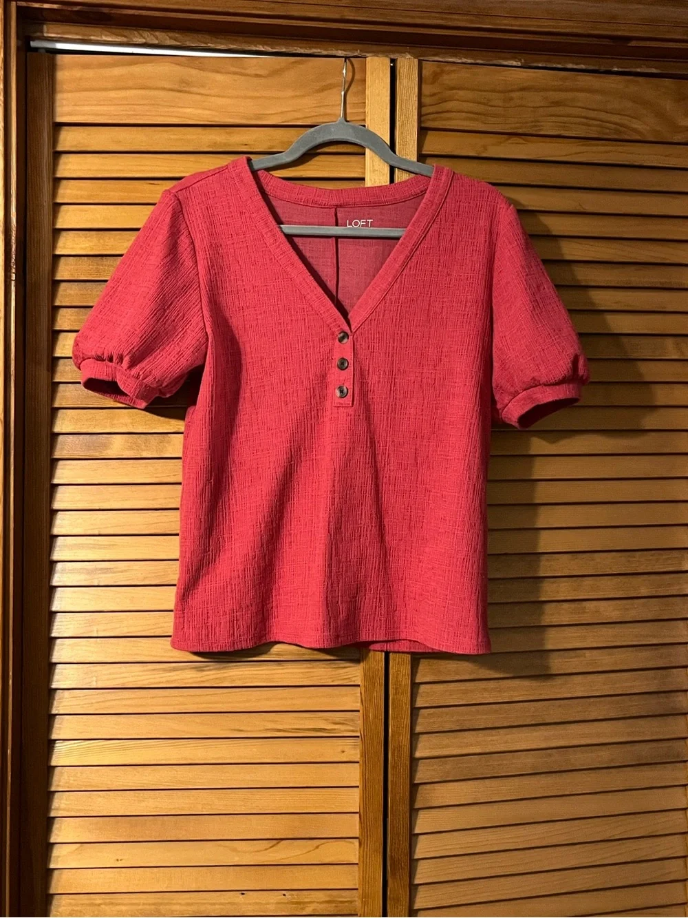 LOFT Textured V-Neck Puff Sleeve Top